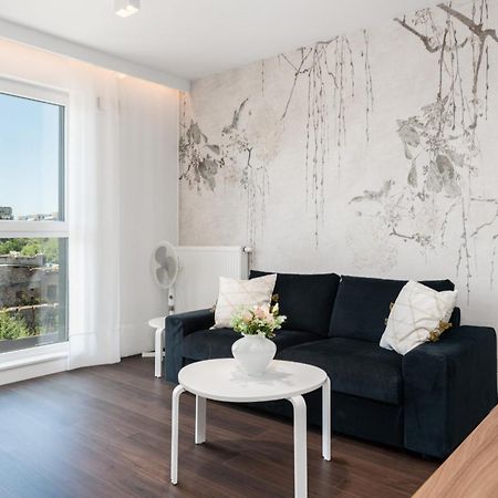 Stylish & Comfy Garbary Apartments With Parking By Noclegi Renters Познань Экстерьер фото