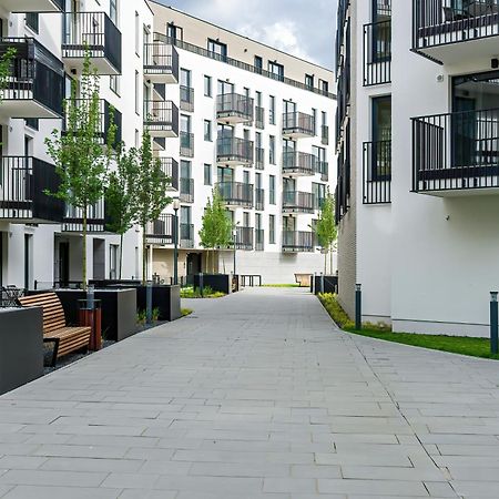 Stylish & Comfy Garbary Apartments With Parking By Noclegi Renters Познань Экстерьер фото