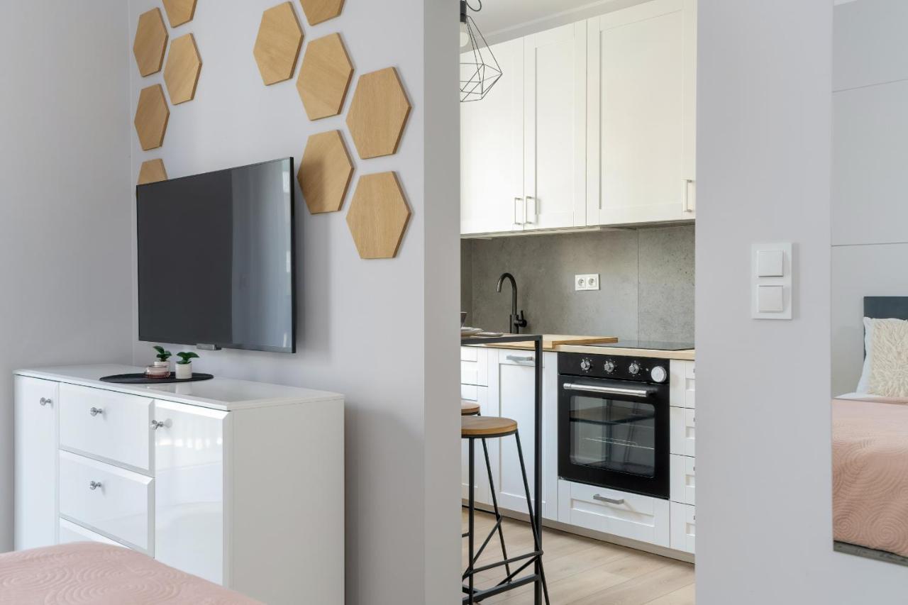 Stylish & Comfy Garbary Apartments With Parking By Noclegi Renters Познань Экстерьер фото