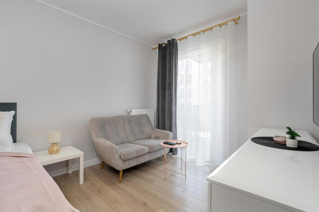 Stylish & Comfy Garbary Apartments With Parking By Noclegi Renters Познань Экстерьер фото
