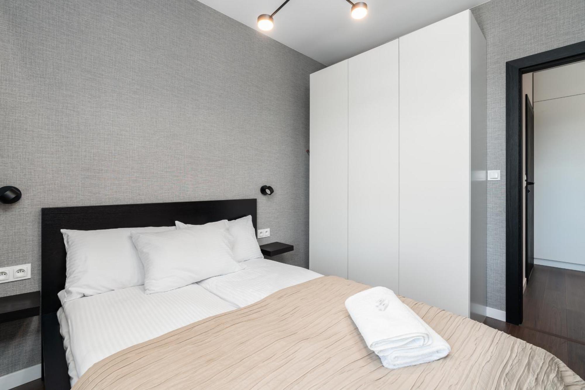 Stylish & Comfy Garbary Apartments With Parking By Noclegi Renters Познань Экстерьер фото